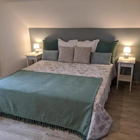Domaine De Fleurie Bed & Breakfast *