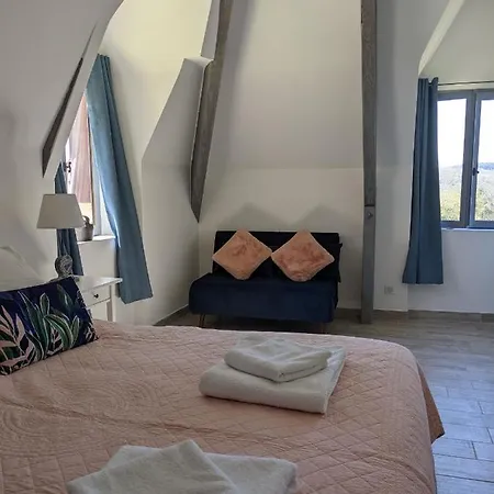 Domaine De Fleurie 3* Tursac