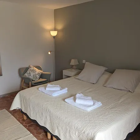 Domaine De Fleurie Bed & Breakfast *
