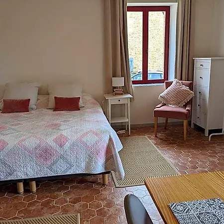 Domaine De Fleurie Bed & Breakfast 3*